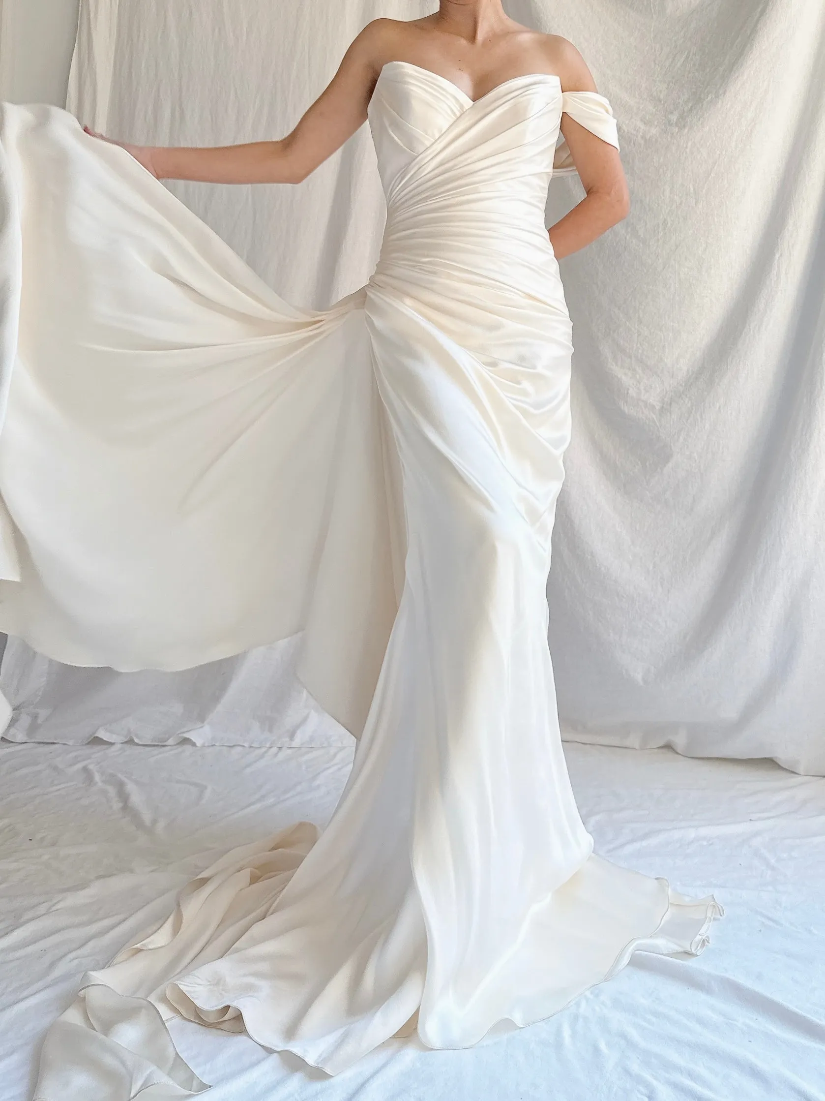 00 Romona Keveza Silk Gown - M/8