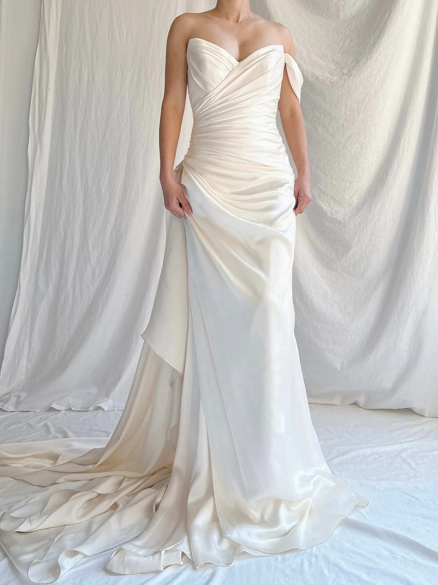 00 Romona Keveza Silk Gown - M/8