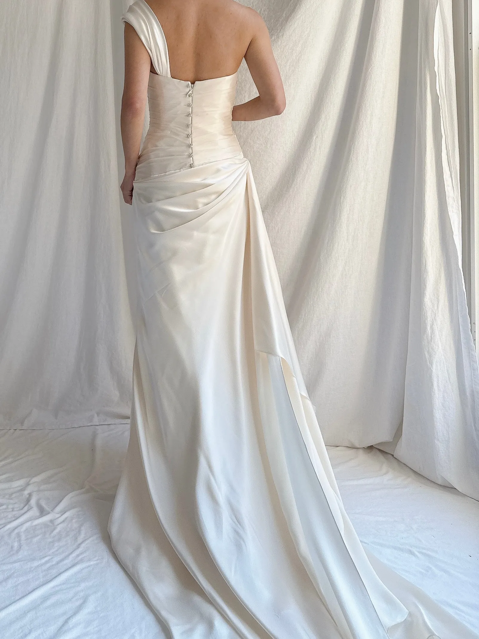 00 Romona Keveza Silk Gown - M/8