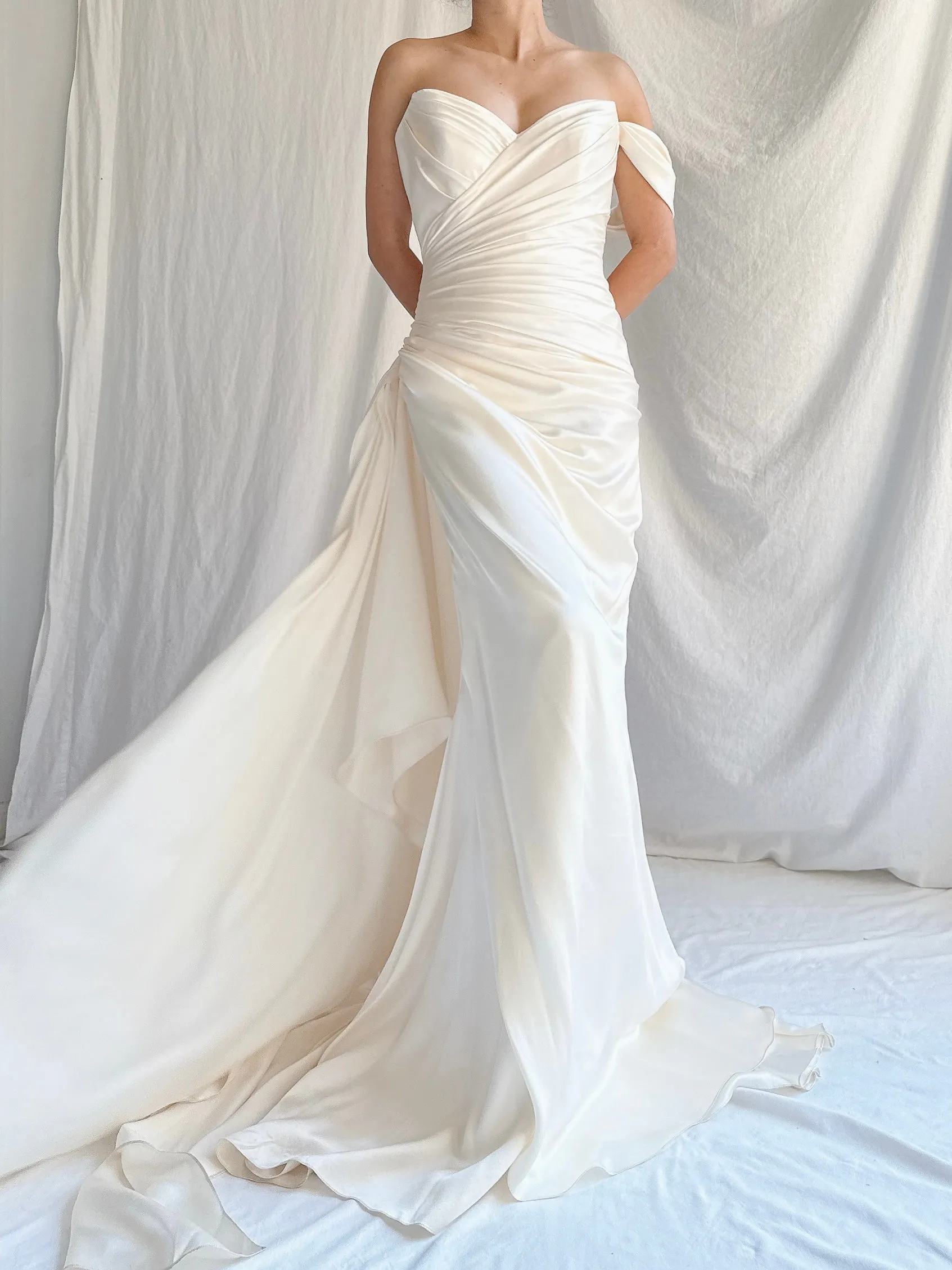 00 Romona Keveza Silk Gown - M/8