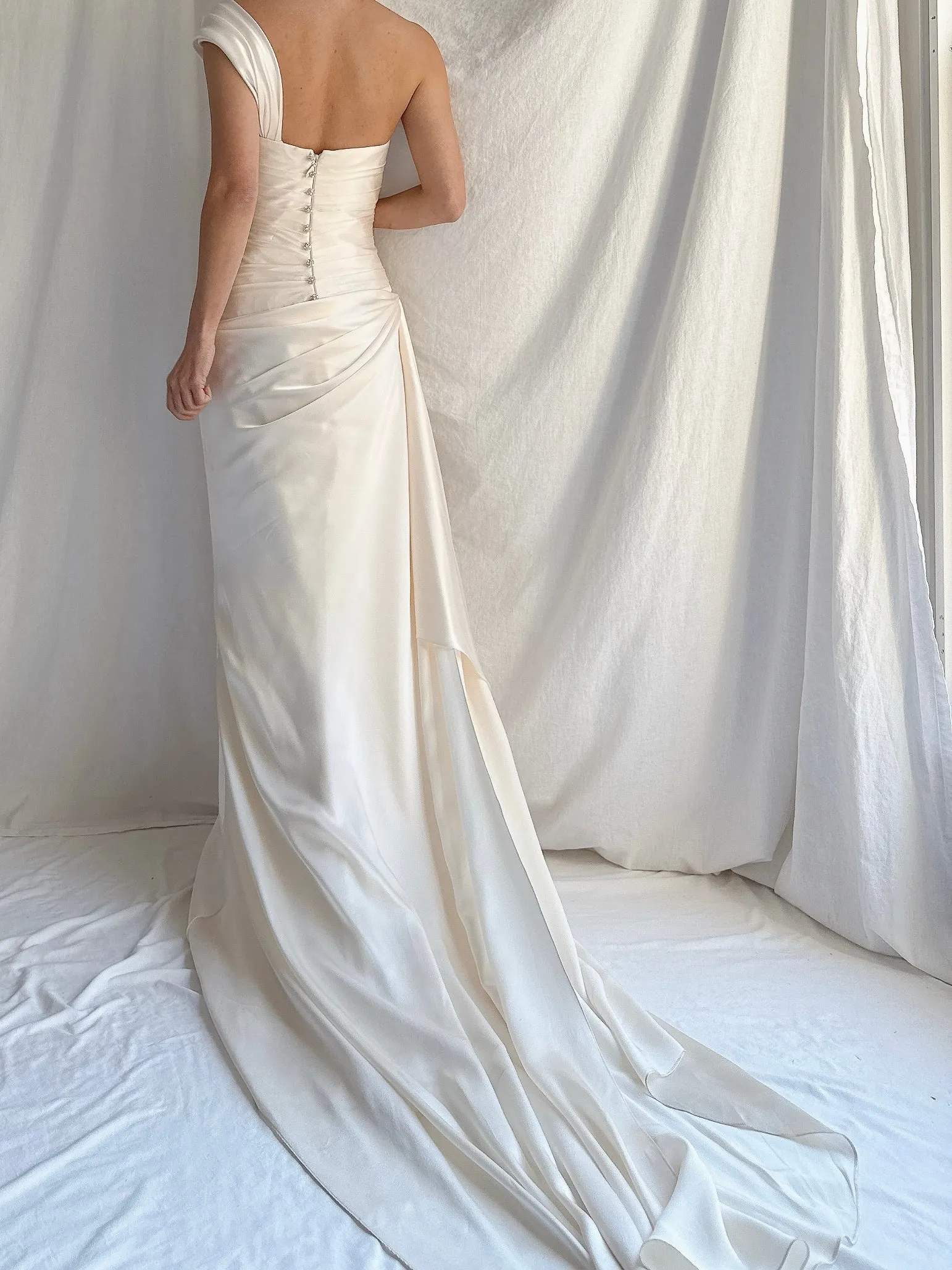 00 Romona Keveza Silk Gown - M/8