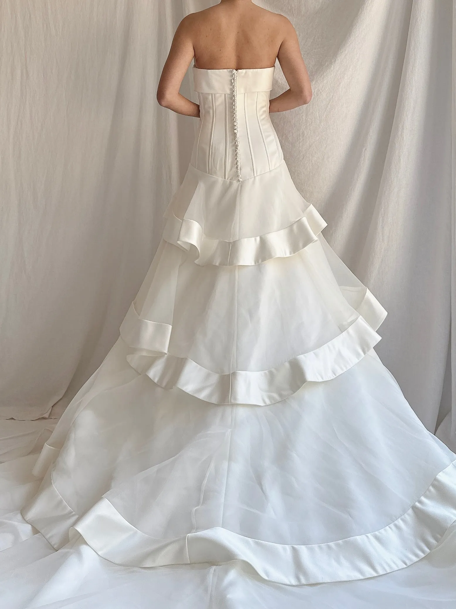 00 Strapless Satin/Organza Gown - S/4/6