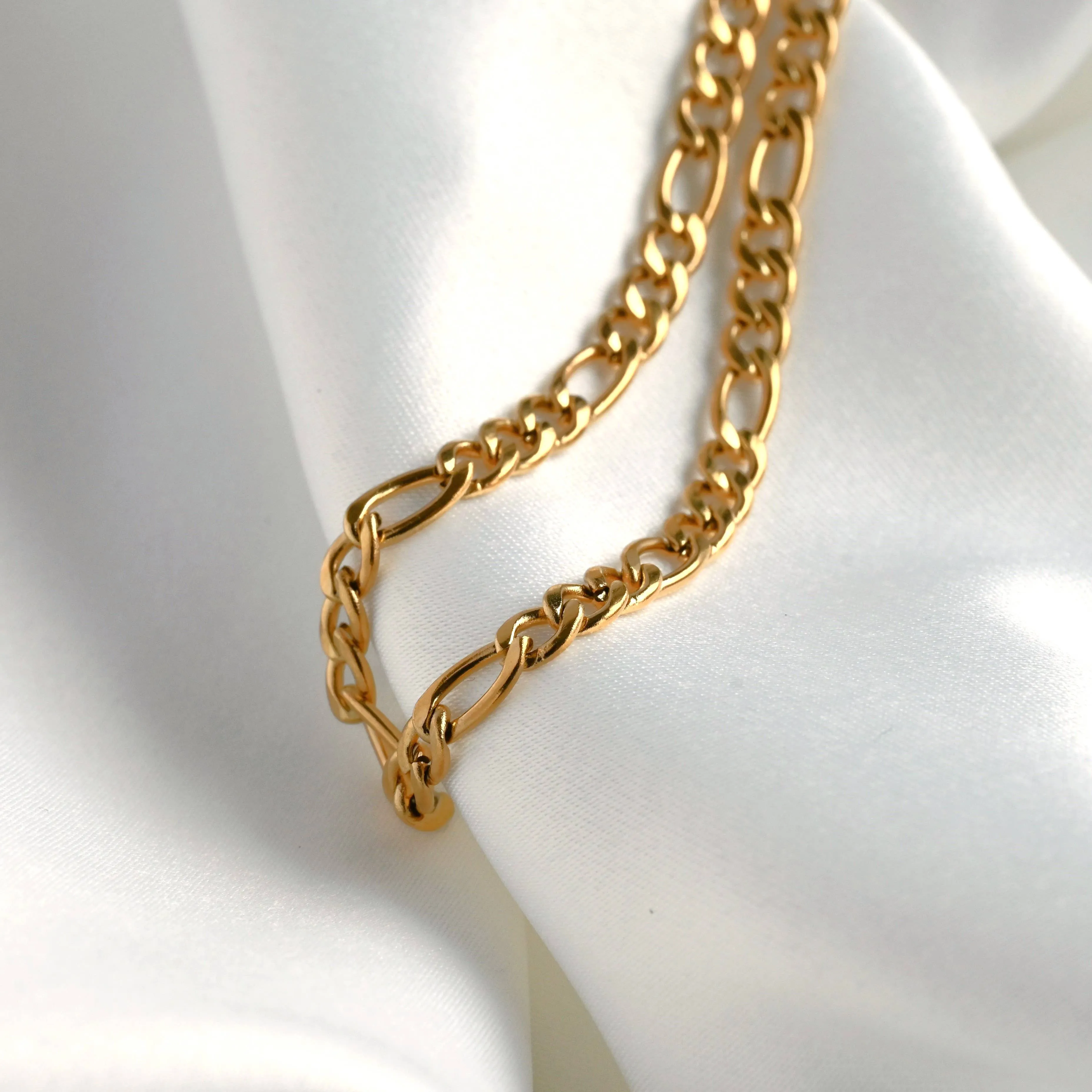 18k Gold Bracelets