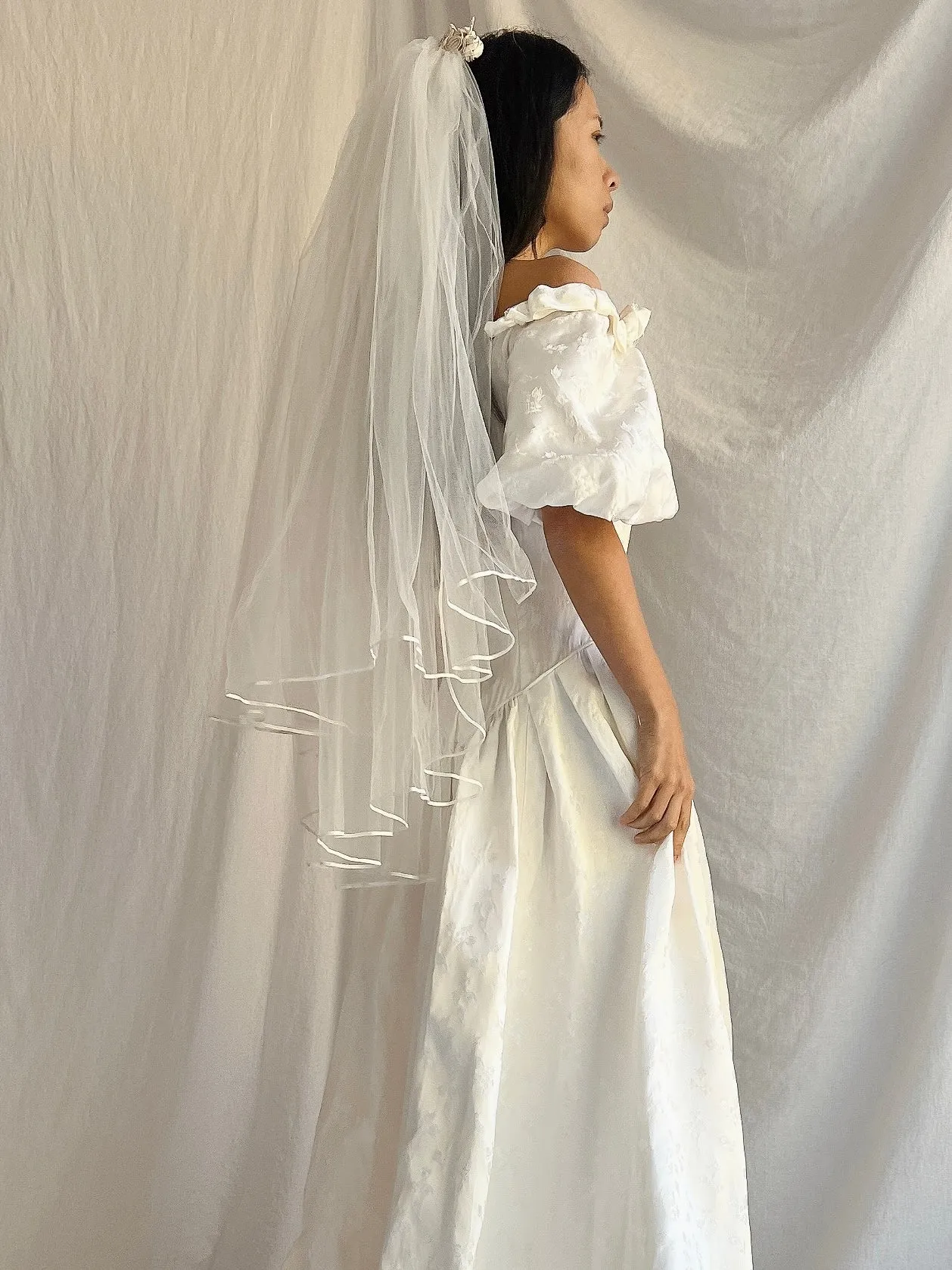 1980s Ivory Double Layered Hip-Length Tulle Veil