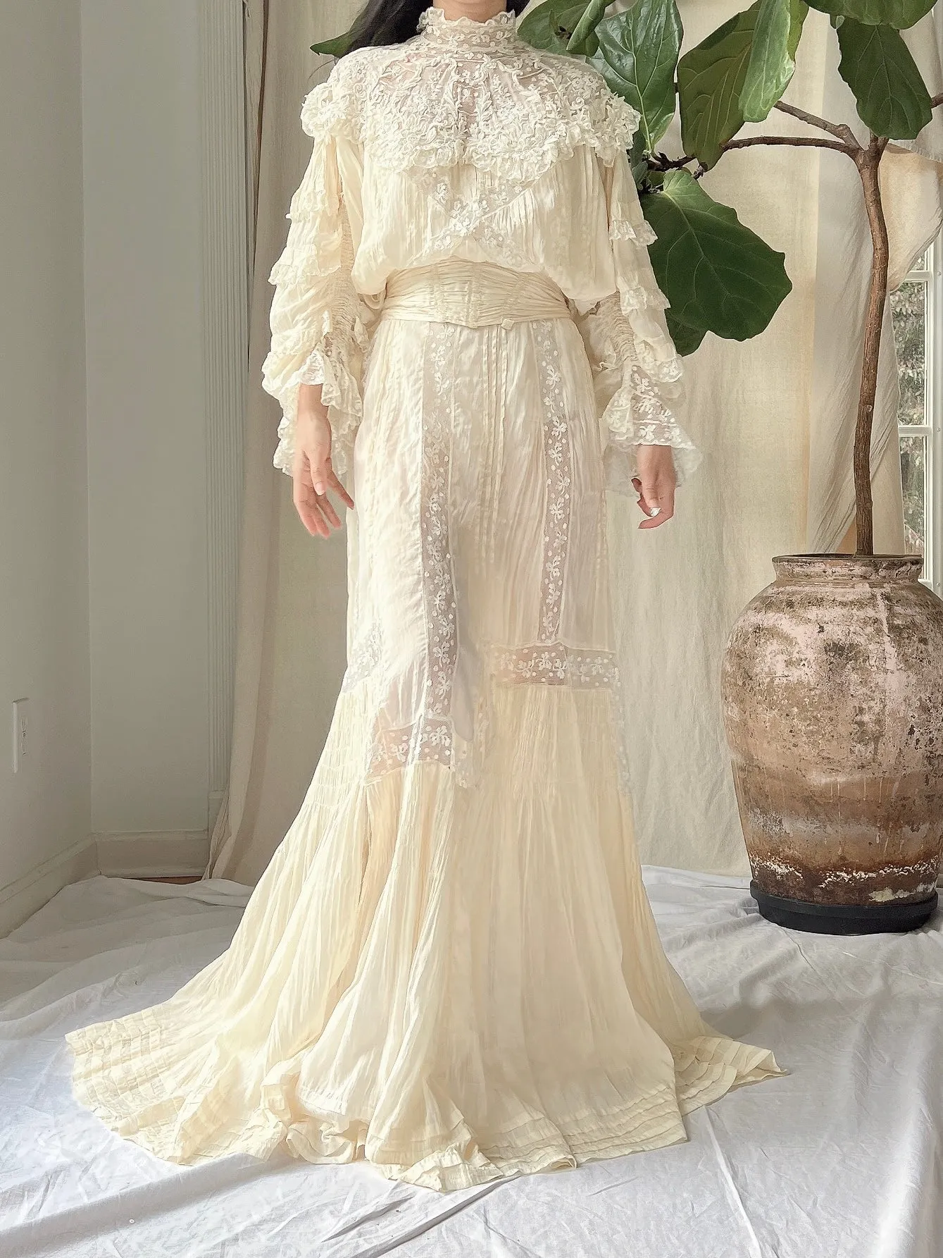 Antique Silk Puff Sleeves Ensemble - S/M