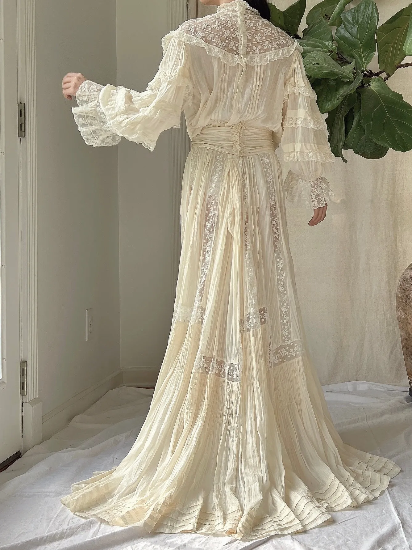 Antique Silk Puff Sleeves Ensemble - S/M