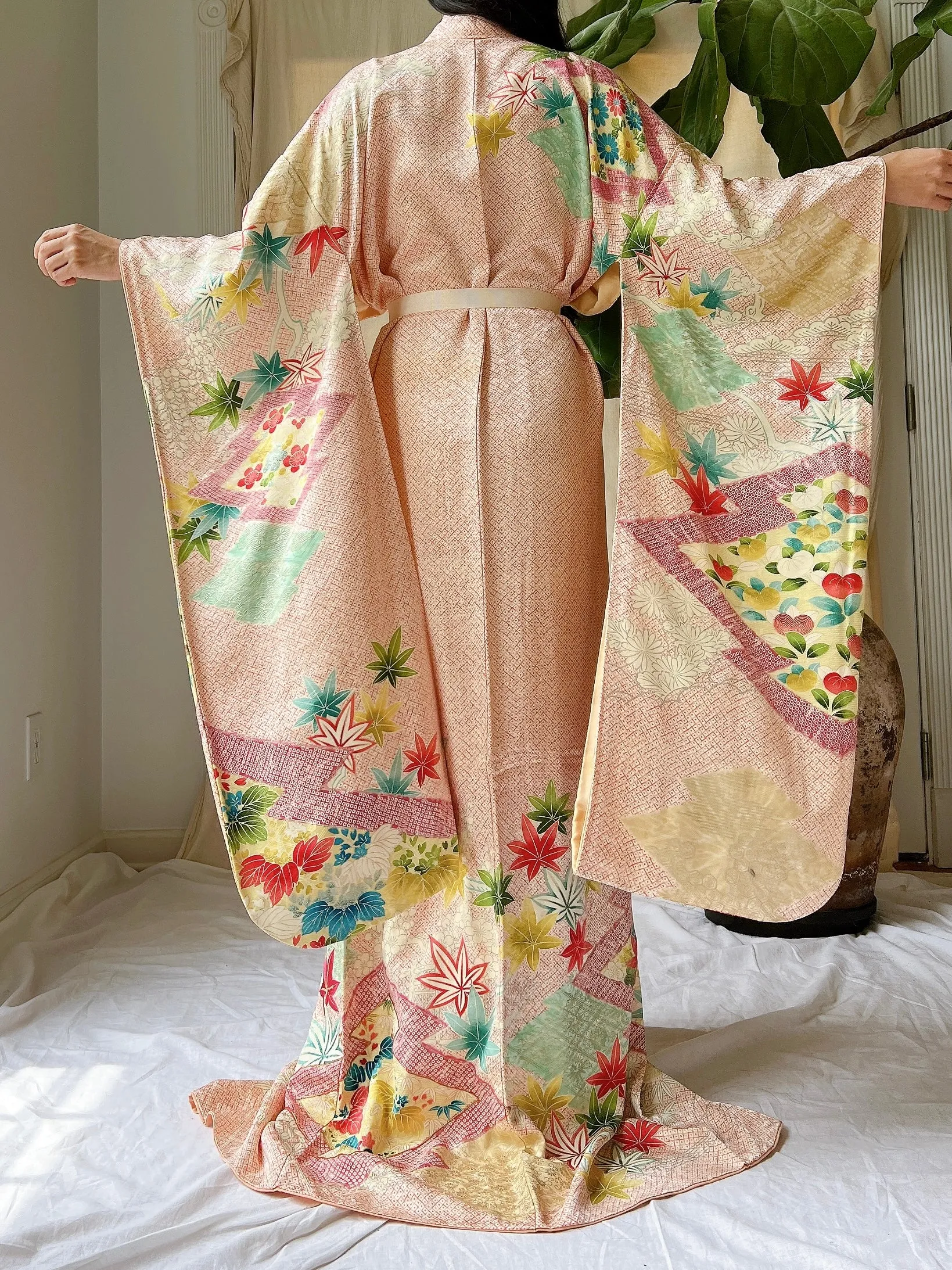 Vintage Patterned Leaf Silk Kimono - OSFM